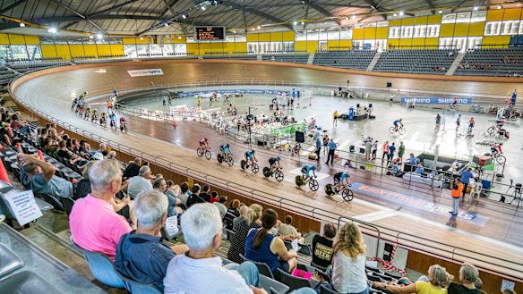 A competition at the Dunc Gray Velodrome in 2021.