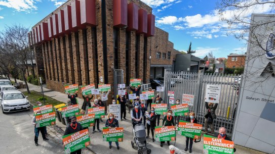 Elsternwick residents who opposed the Woolworths proposal for Selwyn Street.