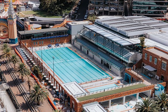 The complex includes new indoor and outdoor pools, a gym, children’s splash pool, cafe, gelato bar and grandstand. 