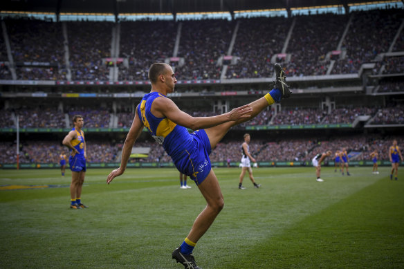 Dom Sheed kicks the winning goal against Collingwood in the 2018 grand final.