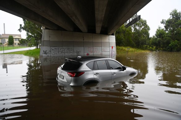 Floodwaters in Mulgrave continue to rise from the flooding Hawkesbury River on Monday.