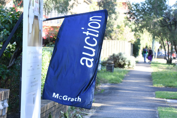 More Sydney sellers are cancelling their auction plans, as buyer demand pulls back.