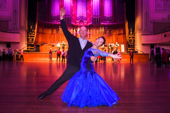 Robert Gray and Lisa Ng are skilled dancers.