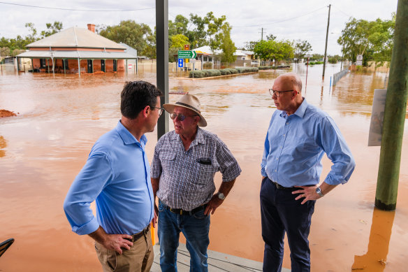 Peter Dutton and David Littleproud meet Bulloo Shire Mayor John Ferguson at Thargomindah.