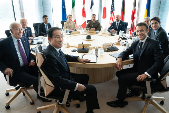 Ukrainian President Zelensky with the G7 leaders in Hiroshima, Japan on Sunday. 