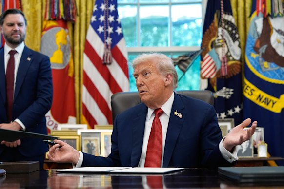 Presiden AS Donald Trump dan Wakil Presiden JD Vance di Gedung Putih pada hari Kamis.