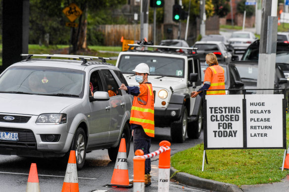 The COVID-19 testing site at Malvern Valley golf course was closed at 10am after DHHS were reporting wait times of over four hours for people to be tested.