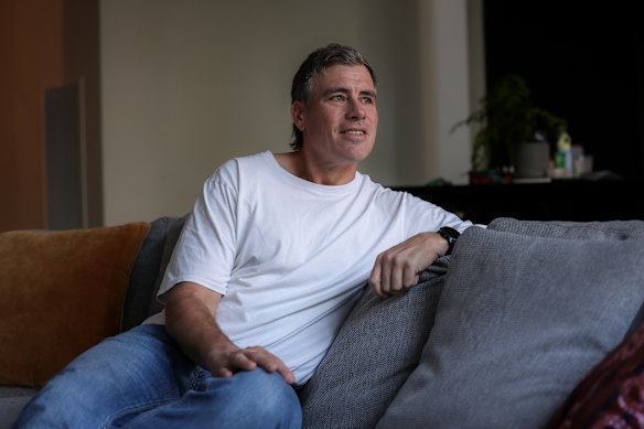 Matthew "Richo" Richardson - ex-Richmond player and ambassador for The Male Hug - is encouraging men to speak up and seek support. His concern was prompted by Carlton player Elijah Hollands' recent on-field mental health episode.