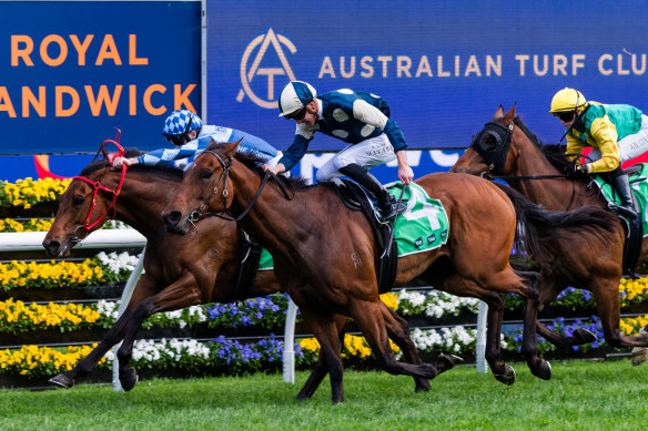 Chad Schofield and St Lawrence edges out Estadio Mestalla in the Little Dance.