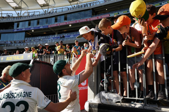 Mitch Marsh made an unbeaten 63 in front of his home crowd.