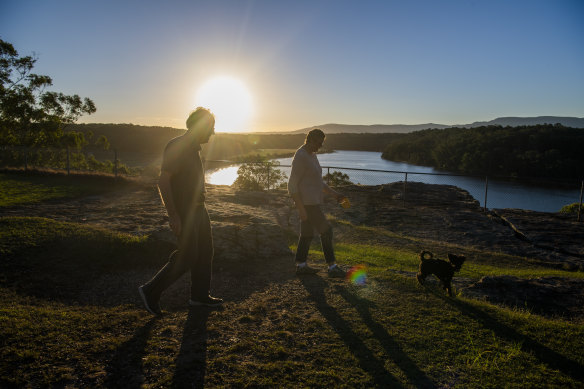 The rapid drop in Sydney's dam levels has prompted the government to remove restrictions on what it can pump from the Shoalhaven River.