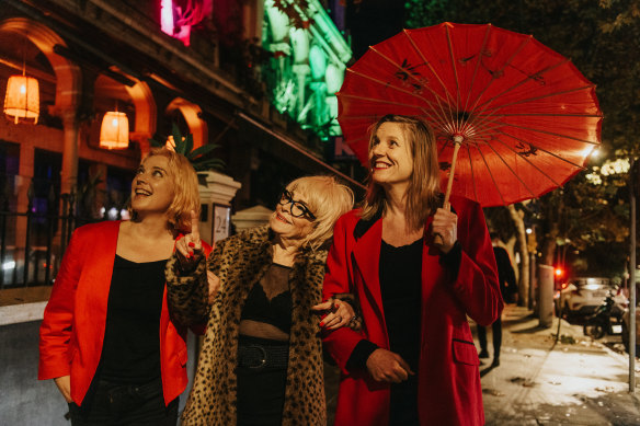 Julie Bates, AO, sex worker rights activist (centre) with Inner City Legal Centre’s managing solicitor Katie Green (left) and performer and Kings Cross local Vashti Hughes (right) will run the tour of Sydney’s red-light district as part of VIVID Ideas 2024.