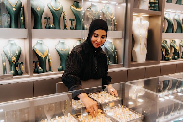 Alaa Almashkor, proprietária da Masa Jewellers em Auburn, uma das muitas joalherias iraquianas da região.