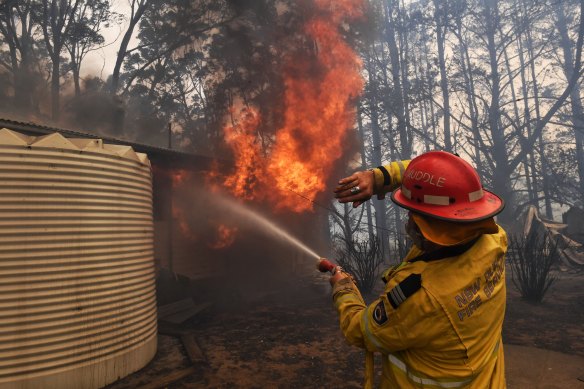 The Rural Fire Service will not lodge a submission of its own to the Bushfire Inquiry.