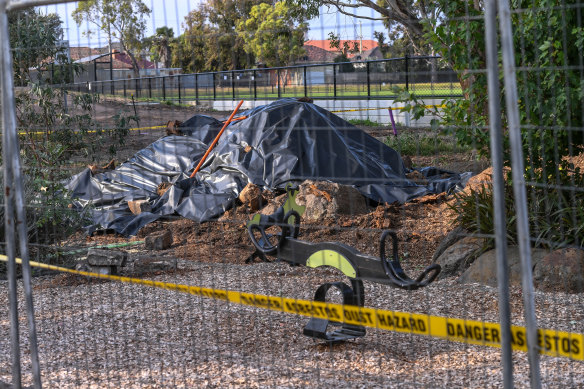 Asbestos contamination in Hosken Reserve, Coburg North.