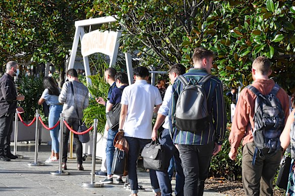 Queues on late friday afternoon for venues in King Street. 