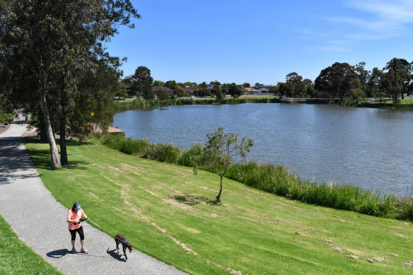 House prices in Reservoir are $310,000 cheaper than nearby Preston.
