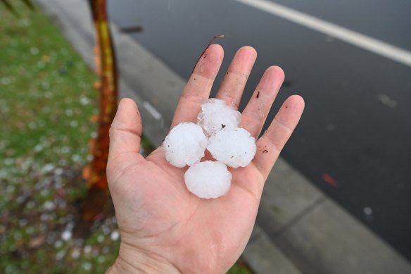 A powerful supercell storm tore through Sydney’s north-west suburbs on Thursday afternoon, bringing with it large hail stones.