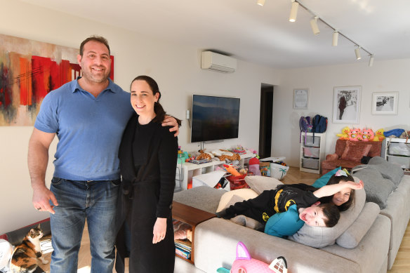 Adam and Kim Pisk live in a Double Bay apartment with their children Daniel and Ava, and cat Peggy.