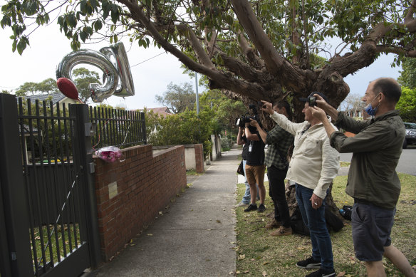 Supporters placed balloons on Gladys Berejiklian’s fence. 