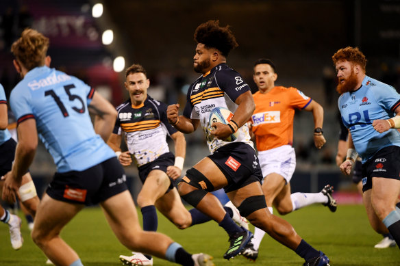 Rob Valentini on the charge for the Brumbies.