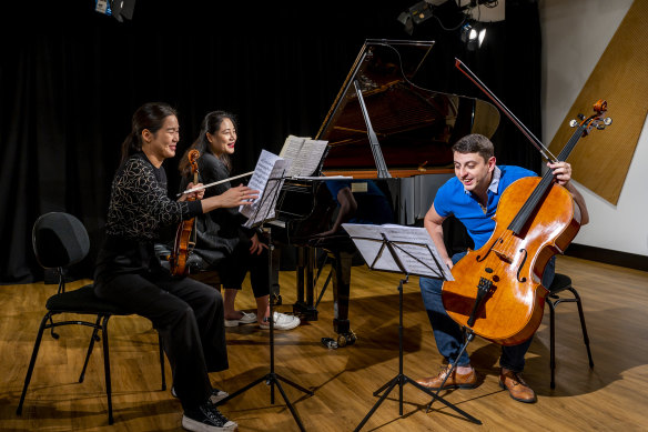 Z.E.N. Trio from L-R: Esther Yoo, Zhang Zuo, and Narek Hakhnazaryan.