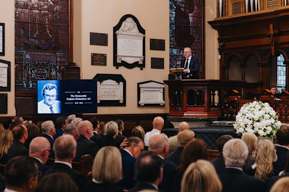 Anthony Albanese delivers the eulogy for Graham Richardson.