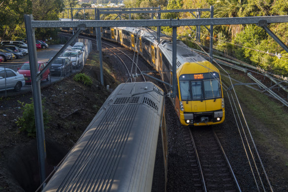 The T1 North Shore line will have a reduction of four trains an hour to 16 during peak periods.