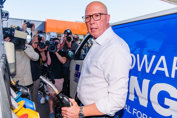 Opposition Leader Peter Dutton visits Vibe petrol station in Canning Vale in the West Australian seat of Tangney on Friday.