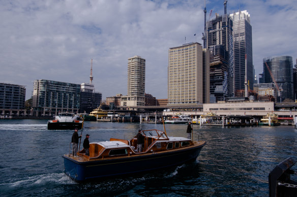 What's being built here in Circular Quay? Its huge… : r/sydney