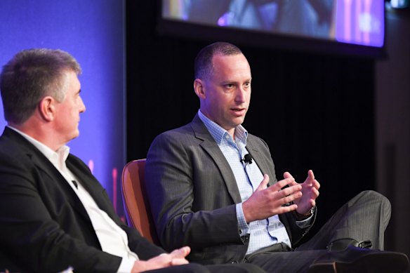Bulloles: Can-founder canvas David Leaved Levecky.