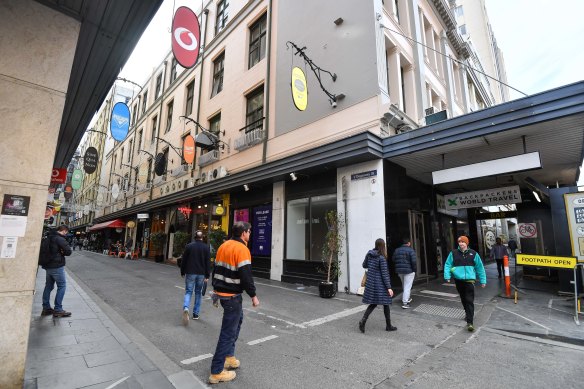 Melbourne City Council has voted in support of a safe injecting facility in the CBD.  It is expected to be located somewhere opposite Flinders Street Station.