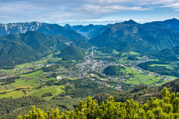 View over Bad Ischl and the Traun Valley.