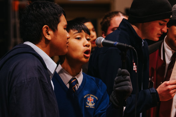 Omar Laksono steps up to the microphone for a solo. 