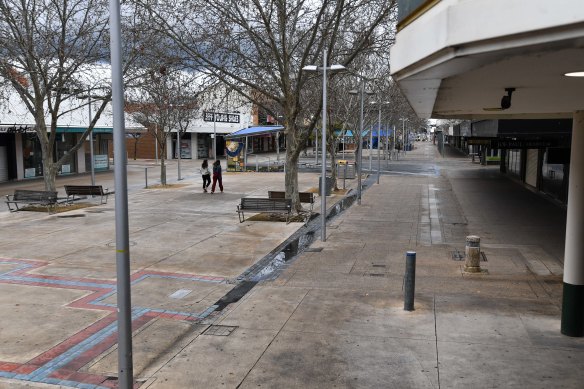 Shepparton’s Maude Mall is virtually deserted as locals stay home. 