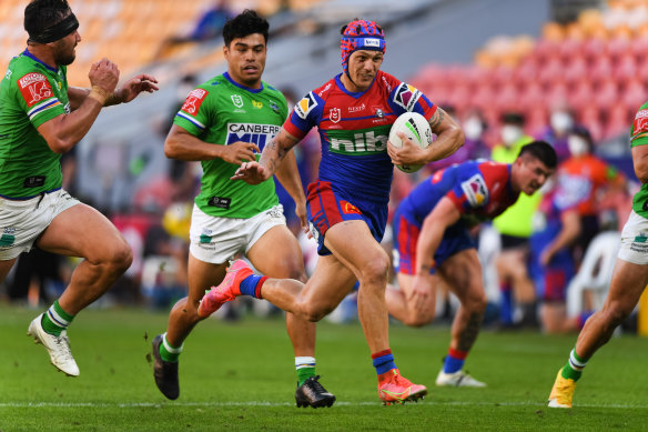 Kalyn Ponga breaks free for a try.