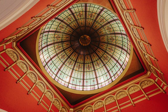 Rodney Marshall painted QVB's 19-foot-wide central dome.
