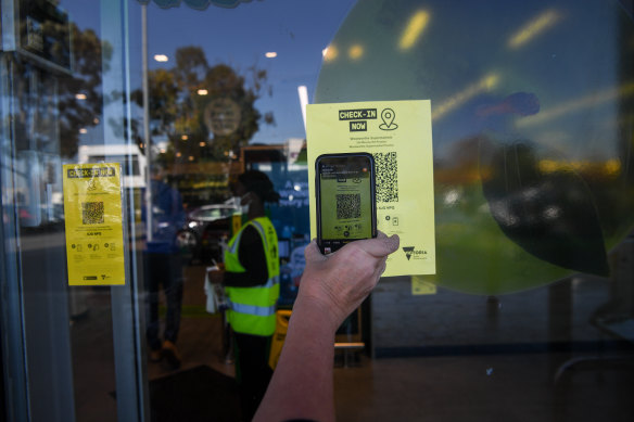 It will become mandatory for Victorian shoppers to sign into shops and supermarkets with QR codes.