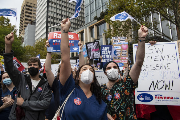 Nurses and midwives marched on Macquarie Street on Thursday morning.