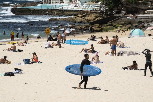 Bondi Beach was peaceful on New Year’s Day after COVID-19 reduced crowds and improved behaviour the night before.