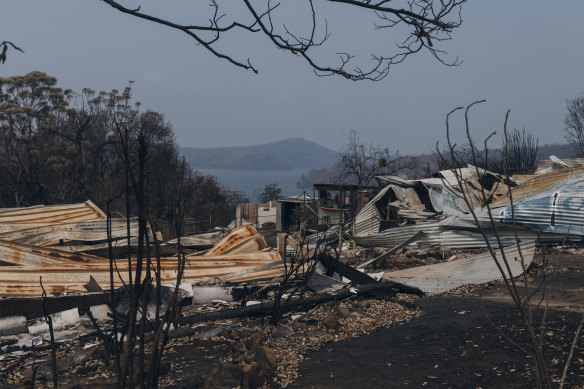 Bushfires have destroyed more than 1800 homes in NSW this fire season. 