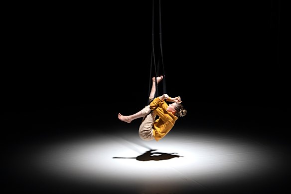 Circa’s Humans 2.0 is a choreographic spectacle where acrobatics becomes a dance of life.