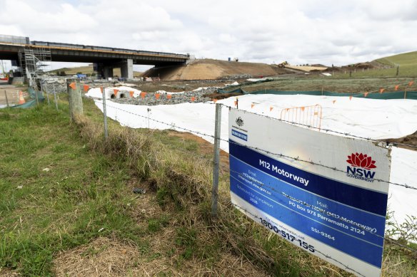 Some 17 bridges are being built for the M12 motorway.