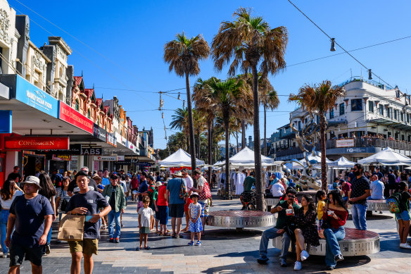 Blue skies and warm temperatures brought crowds to Manly Corso on Good Friday.