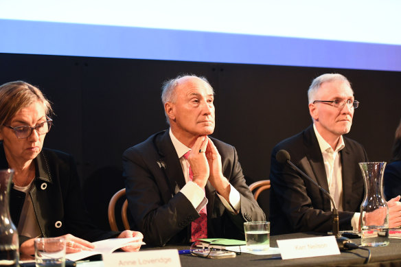 Kerr Neilson (centre) at the Platinum Asset Management AGM last year.