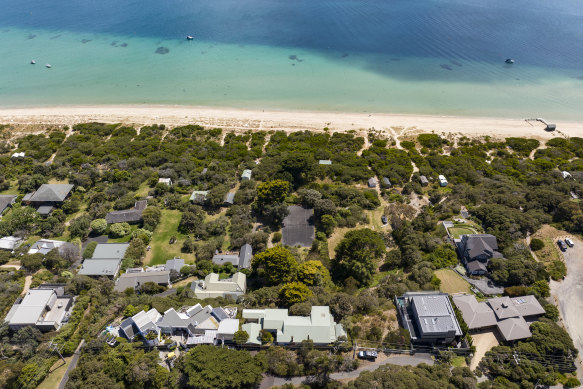 Well-heeled buyers flocked to the Mornington Peninsula.