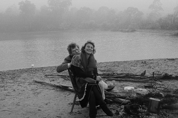 Dawn Beside the Camp Fire – Robert Adamson and Juno Gemes, Mount White, winter 1987.