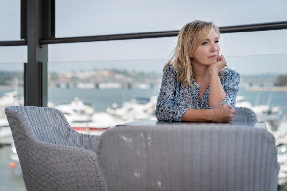 Julie Rafter (Rebecca Gibney) doesn’t know quite what is lacking, but she’s pretty sure she won’t find it in Buradeena.