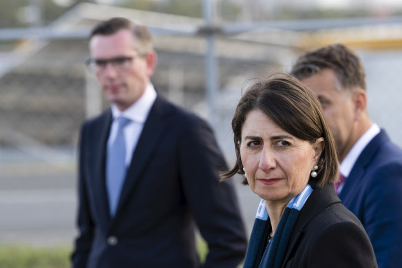 Gladys Berejiklian says travel plans to South Australia should be delayed.