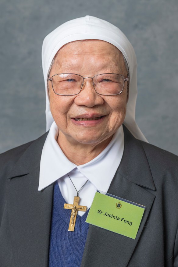 Sister Jacinta Fong works in a hospital’s
emergency department.